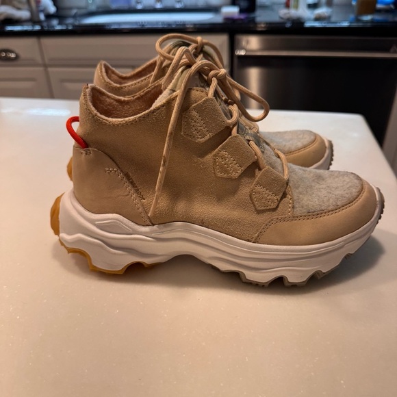 NEW SOREL Women’s Kinetic Breakthru Caribou Waterproof Boot US 6 EU 37 Beige - Picture 11 of 13